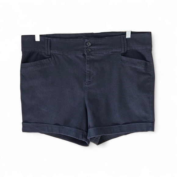 TORRID Plus Size 5" Black Stretch Sateen Mid-rise Rise Shorts Size 22 - Picture 2 of 14